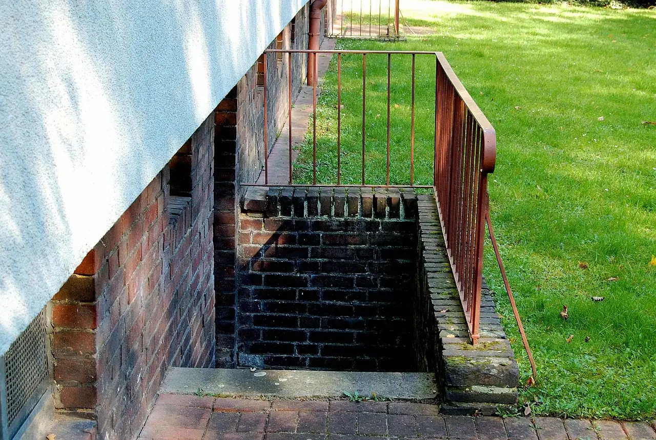 een keldertrap is gevaarlijk voor amfibieën